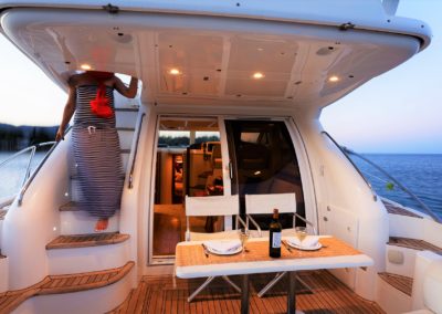 Luxury yacht Sealine 42/5